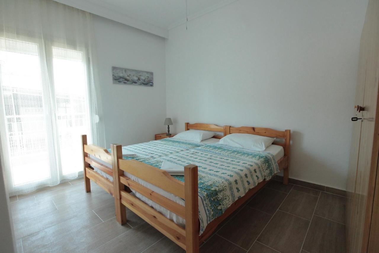 Apartment Chrisandro Nea Kallikrateia Bagian luar foto